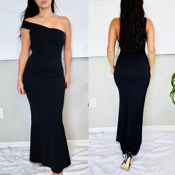 Betsy & Adam Dresses & Skirts - Betsy and Adam One Shoulder Maxi Dress